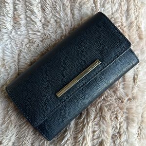 Vince Camuto Pebbled Black Ike Leather Wallet